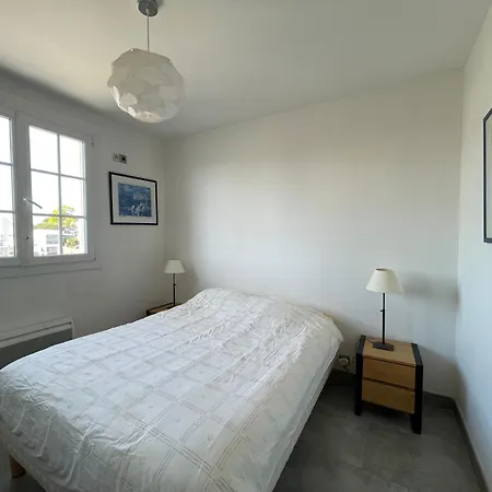- Beau T2 Avec Grande Terrasse Vue Port - Fr-1-420-158