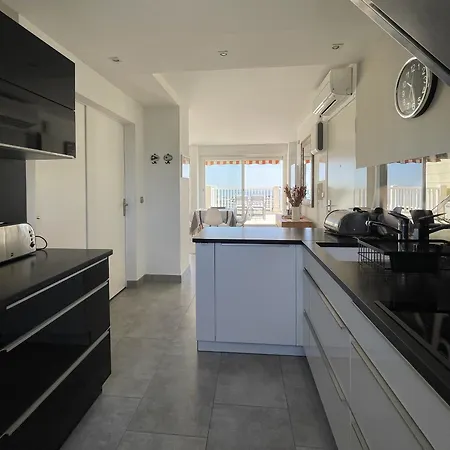 - Beau T2 Avec Grande Terrasse Vue Port - Fr-1-420-158 Apartment