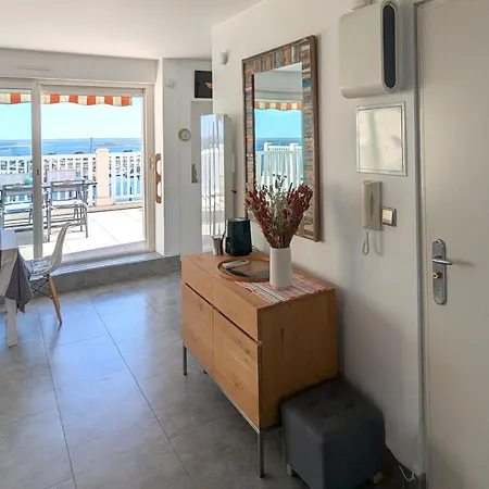 Apartment - Beau T2 Avec Grande Terrasse Vue Port - Fr-1-420-158 *